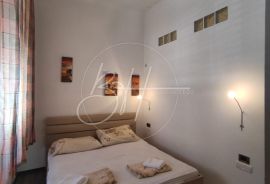 Dugoročan najam - dvosoban stan 90 m2 - Centar,Pula, Pula, Appartement