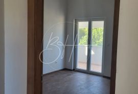 Trosoban stan 106 m2 u privatnoj kući s bazenom, Medulin, Wohnung