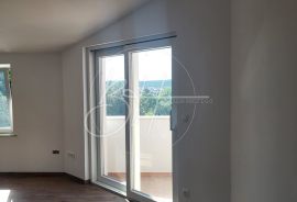 Trosoban stan 106 m2 u privatnoj kući s bazenom, Medulin, Kвартира