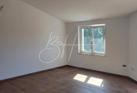 Trosoban stan 106 m2 u privatnoj kući s bazenom, Medulin, Wohnung