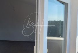 Trosoban stan 106 m2 u privatnoj kući s bazenom, Medulin, Wohnung