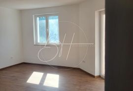 Trosoban stan 106 m2 u privatnoj kući s bazenom, Medulin, Apartamento