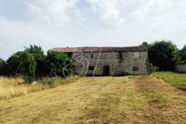 Stara istarska kuća s posjedom i pogledom na more, Vodnjan, Дом