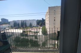 Veliki stan u centru Verude sa tri balkona, Pula, Apartamento