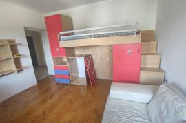 Veliki stan u centru Verude sa tri balkona, Pula, Apartamento