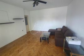 Veliki stan u centru Verude sa tri balkona, Pula, Apartamento