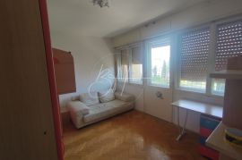 Veliki stan u centru Verude sa tri balkona, Pula, Apartamento