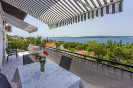 CRIKVENICA, DRAMALJ - STAN S PANORAMSKIM POGLEDOM NA MORE I GARAŽOM, Crikvenica, Kвартира