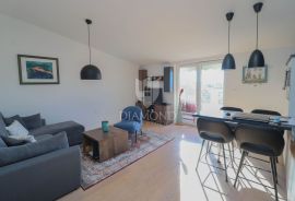 Posebna prilika u Rovinju! Stan s blizu mora s pogledom, Rovinj, Apartamento