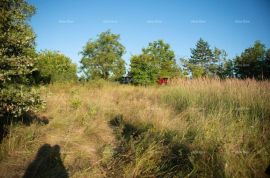 Građevinsko zemljište Prodaje se građevinsko zemljište, 900 m2, s projektom za vilu s bazenom i vanjskim objektom, Sveta Nedelja, Sveta Nedelja, Земля