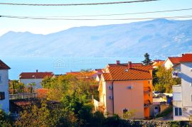 PRIZEMLJE SA GARAŽOM I POGLEDOM NA MORE, Rijeka, Stan