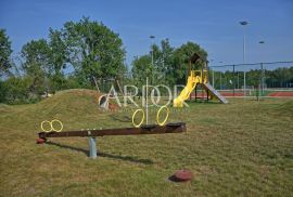 Istra, kamena vila s bazenom i sportskim terenima, Kanfanar, Haus