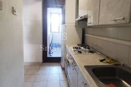 KRNJEVO, komforan stan 3S+DB, veliki balkon, 2.kat, lift, Rijeka, Stan