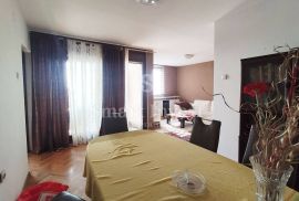 KRNJEVO, komforan stan 3S+DB, veliki balkon, 2.kat, lift, Rijeka, Stan