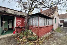 Đakovo, Pazarište, kuća s 2 odvojene stambene jedinice, Đakovo, House