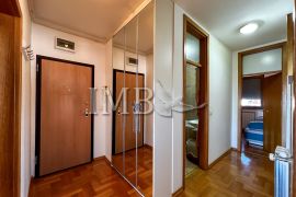 IMB Nekretnine Zagreb - Prostran četverosoban stan, Jarun, 98 m2 (stvarnih 115 m2), Zagreb, Appartment