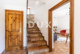 ISTRA, LABIN - Samostojeća kamena vila s bazenom, Labin, Casa