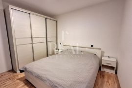 Veruda renovirani dvosobni stan 60m2 ,blizina stadiona!, Pula, Apartamento