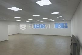 Požega, Osječka, prostrani poslovni prostor 200 m2, Požega, Коммерческая недвижимость