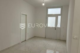 Split, Bol, funkcionalan poslovni prostor, 48 m2, dostupan od 1.1.2025., Split, العقارات التجارية