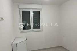 Split, Bol, funkcionalan poslovni prostor, 48 m2, dostupan od 1.1.2025., Split, العقارات التجارية