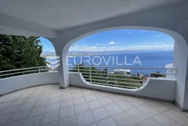 Opatija, odličan dvosobni stan s dnevnim dijelom u novijoj zgradi NKP 157,84m2, Opatija, Daire