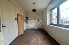 Zasebno etažiran stan u kući sa baštom 100m2, Baščaršija, Sarajevo Stari Grad, Wohnung