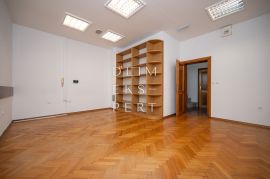 Sesvete, Sesvete, dvoetažni četverosoban stan - 97m2, Zagreb, Flat