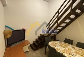 Vrsi Mulo - apartmani za radnike, Nin, Appartment