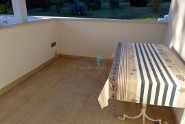 Dvoetažni stan 2S+DB 200m od mora!, Medulin, Appartment