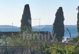 SAMOSTOJEĆA PRIZEMNICA SA POGLEDOM NA MORE U BLIZINI PLAŽE, Fažana, Casa