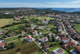 PROSTRANO GRAĐEVINSKO ZEMLJIŠTE NA MIRNOJ LOKACIJI, Fažana, Land