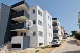 OTOK PAG, MANDRE - apartman u novogradnji 2s+db s pogledom na more, Pag, Wohnung