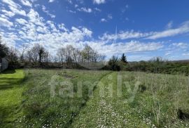 GRAĐEVINSKA PARCELA SA PREKRASNIM PANORAMSKIM POGLEDOM, Marčana, Земля