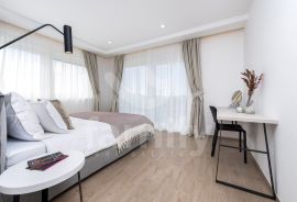 PRESTIŽNI PENTHOUSE PODIJELJEN U DVIJE STAMBENE JEDINICE U BLIZINI PLAŽE, Rovinj, Appartamento