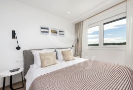 PRESTIŽNI PENTHOUSE PODIJELJEN U DVIJE STAMBENE JEDINICE U BLIZINI PLAŽE, Rovinj, Appartamento