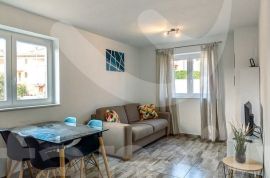 MODERNO UREĐEN DVOSOBAN STAN U RABCU, Labin, Appartement