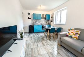 MODERNO UREĐEN DVOSOBAN STAN U RABCU, Labin, Appartement