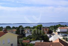 EKSKLUZIVNO UNIKATNO GRAĐEVINSKO ZEMLJIŠTE SA POGLEDOM NA MORE NA SAMO  250 m DO PLAŽE, Vodnjan, Arazi