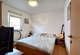 PROSTRANI JEDNOSOBAN STAN NA MIRNOJ LOKACIJI, Fažana, Appartment