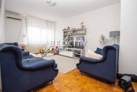 Voždovac, Banjica, Paunova, 3.0, 77m2 mogu kreditni kupci, Voždovac, Appartment