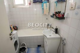 Voždovac, Banjica, Paunova, 3.0, 77m2 mogu kreditni kupci, Voždovac, Appartment