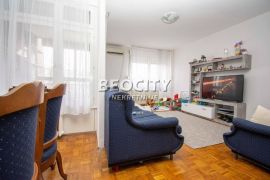 Voždovac, Banjica, Paunova, 3.0, 77m2 mogu kreditni kupci, Voždovac, Appartement