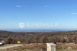 Istra, Buje, atraktivno zemljište 3906m2 od čega 1045m2 građevinsko - otvoreni pogled na more, Buje, Land