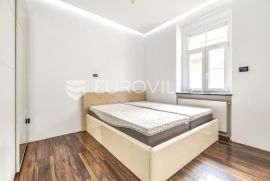 Zagreb, Donji grad, adaptiran dvosoban stan 68 m2 u visokom prizemlju, Zagreb, Appartment