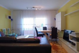 Opatija-Pobri - 3 sobni stan, balkon, velika terasa i 2 parkirna mjesta - za dugoročni najam, Opatija - Okolica, Appartment