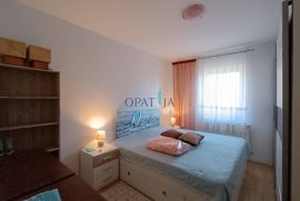 Opatija-Pobri - 3 sobni stan, balkon, velika terasa i 2 parkirna mjesta - za dugoročni najam, Opatija - Okolica, Appartment