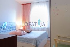 Opatija-Pobri - 3 sobni stan, balkon, velika terasa i 2 parkirna mjesta - za dugoročni najam, Opatija - Okolica, Appartment