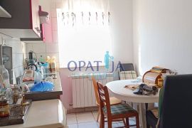 Opatija-Pobri - 3 sobni stan, balkon, velika terasa i 2 parkirna mjesta - za dugoročni najam, Opatija - Okolica, Appartment