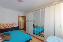 Opatija-Pobri - 3 sobni stan, balkon, velika terasa i 2 parkirna mjesta - za dugoročni najam, Opatija - Okolica, Appartment